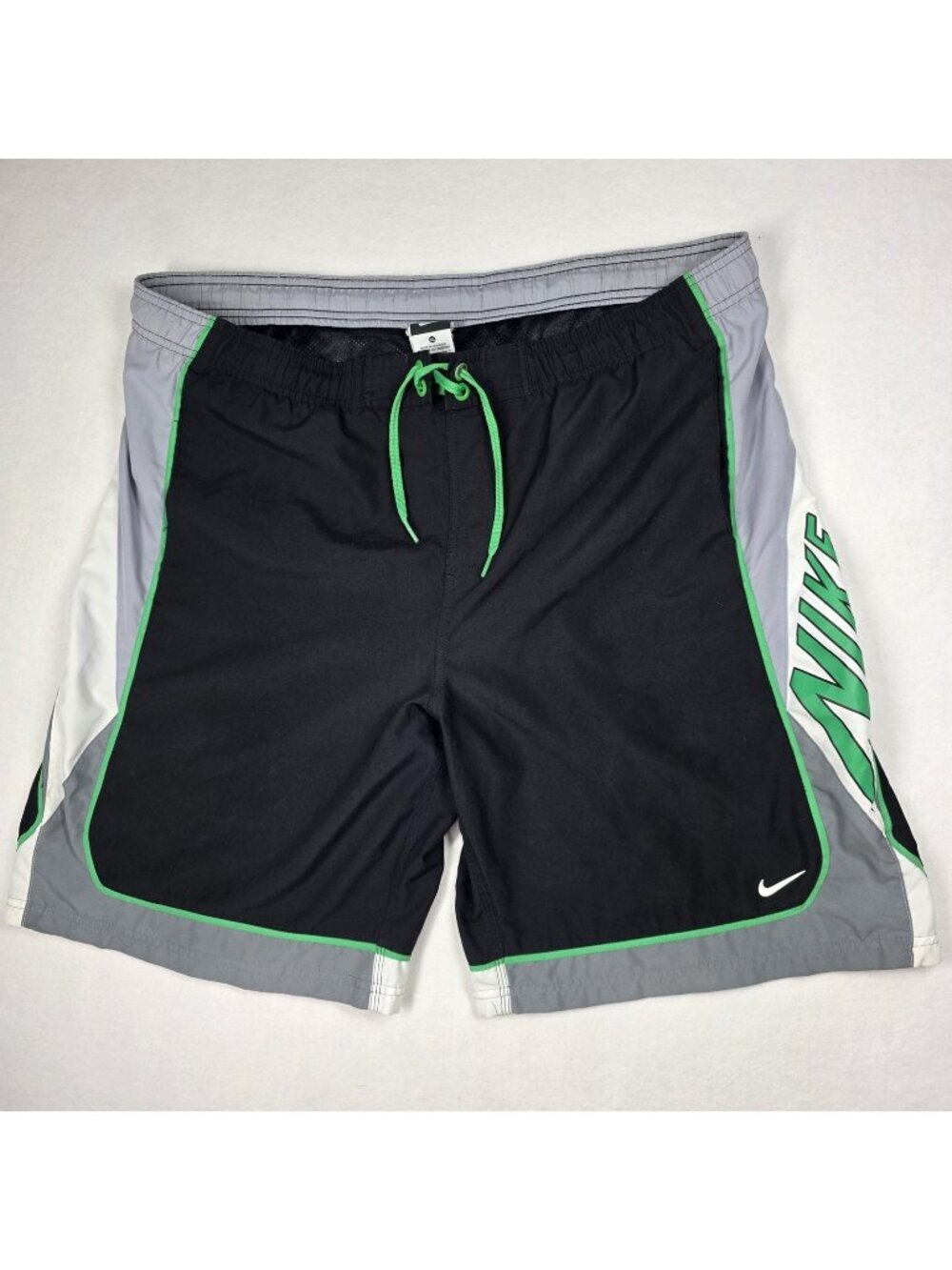Nike Swim Trunks Mens XL Black Board Shorts Colorblock Lined Pockets Mesh